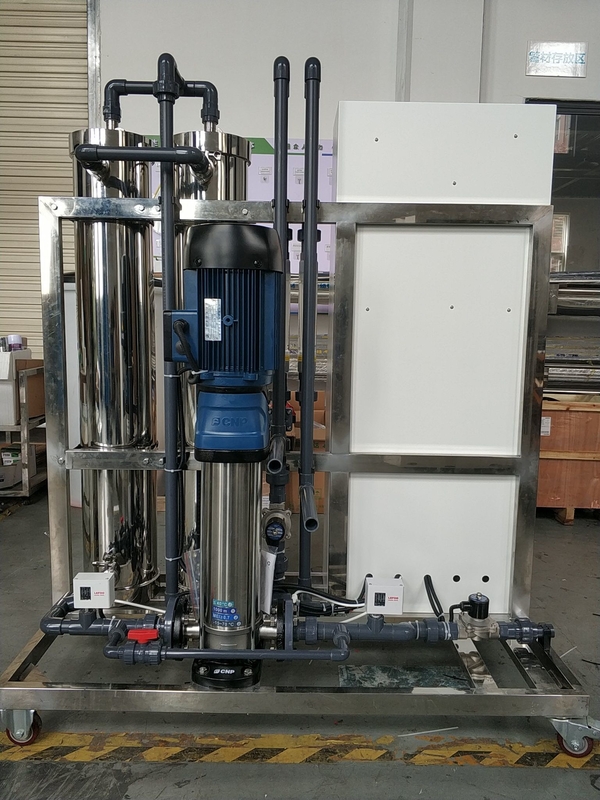Efisien Single Pass Reverse Osmosis System 5.0KW Rating Power 2000 LPH Tingkat Aliran