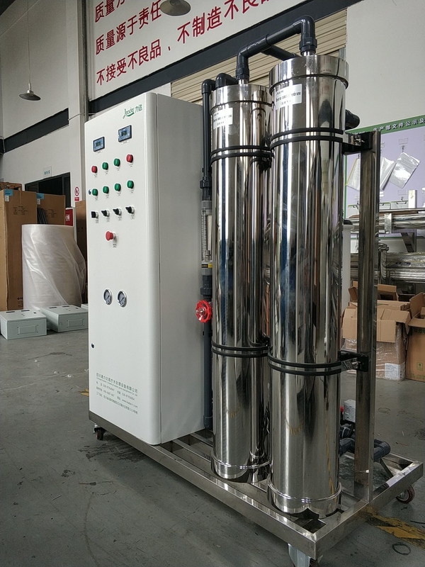 Efisien Single Pass Reverse Osmosis System 5.0KW Rating Power 2000 LPH Tingkat Aliran