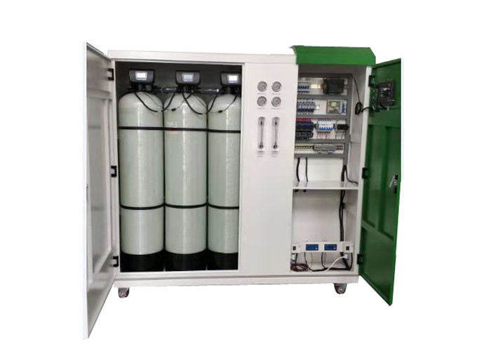 Tipe Kabinet Single Pass Sistem RO Instalasi Pengolahan Air 300L Per Jam